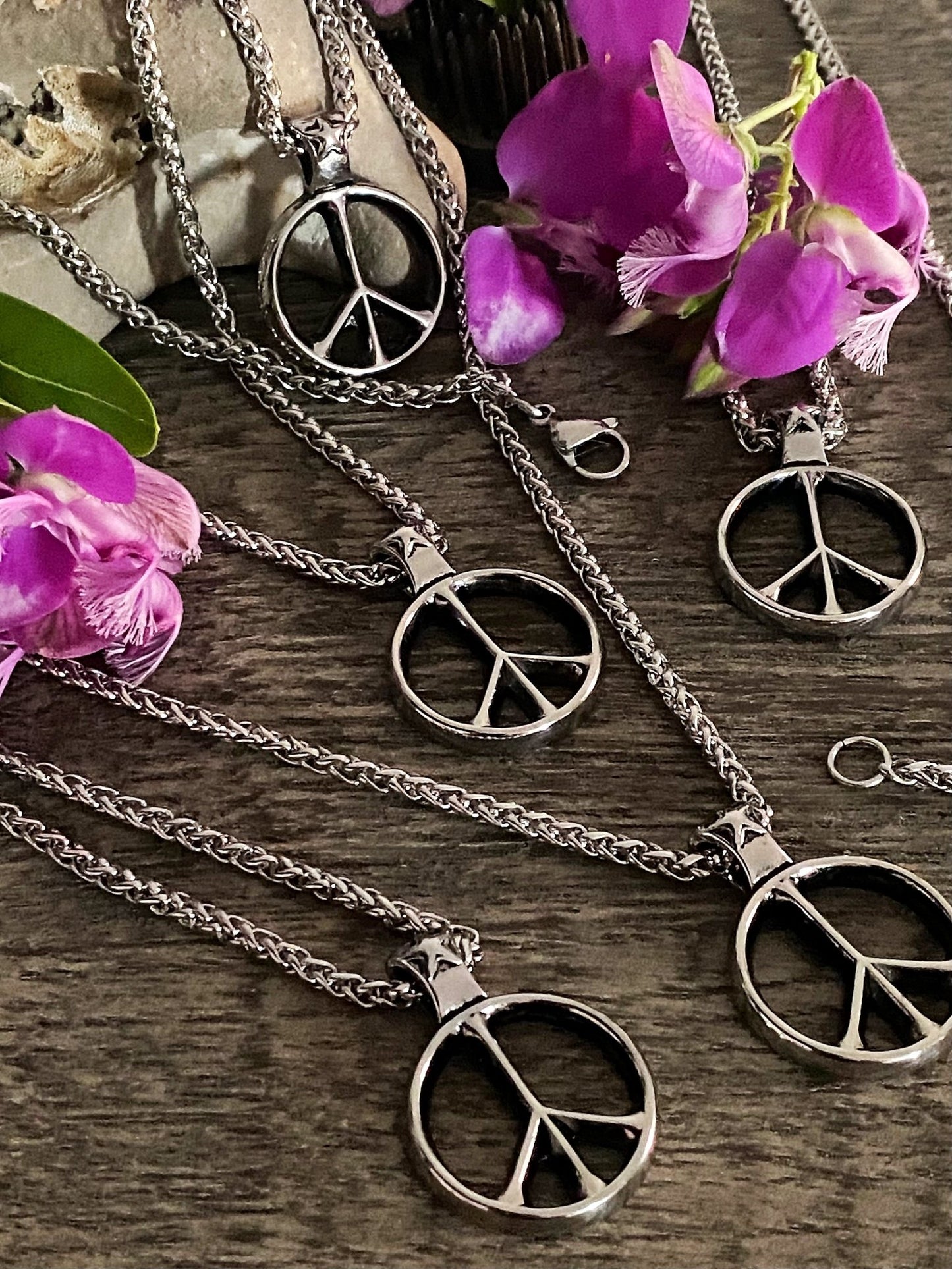 CLASSIC PEACE NECKLACE - Cozy Notes Coffee Co