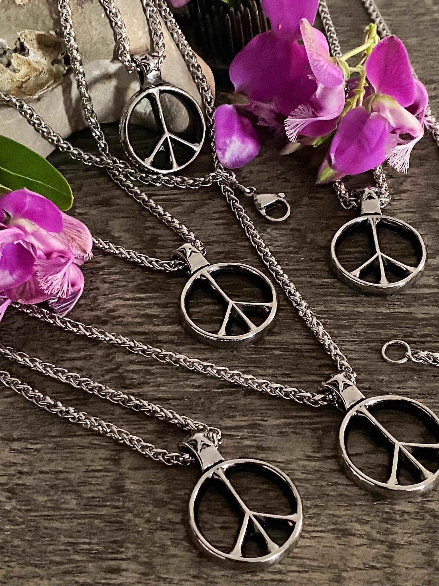 CLASSIC PEACE NECKLACE - Cozy Notes Coffee Co